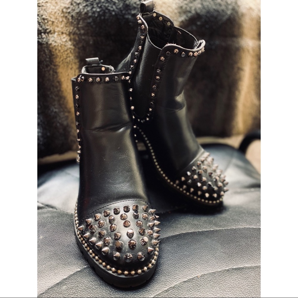 IKRUSH Booties
